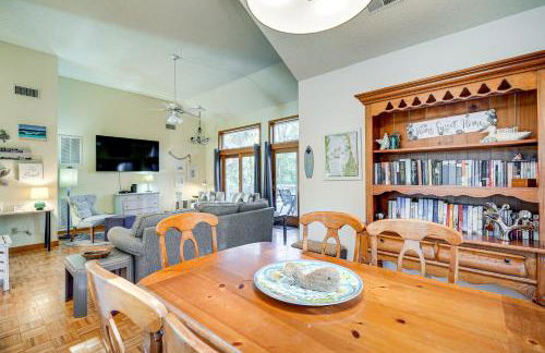 1 Mi to Beach Access Southern Shores Gem with Deck - Foto 13