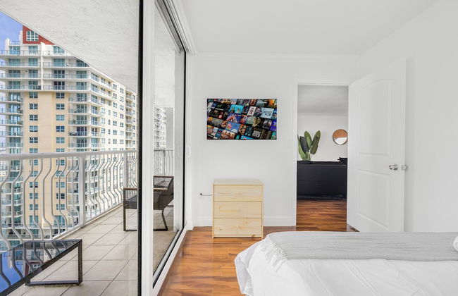 Sky High 31st Floor Condo W Parking - Foto 14