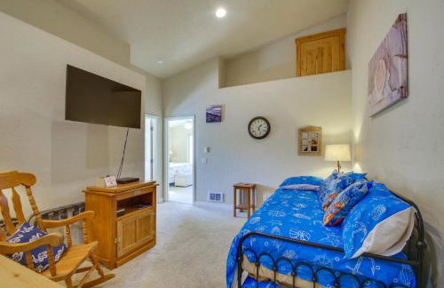 Quiet Waterfront Escape with Hot Tub and Beach Access! - Foto 22