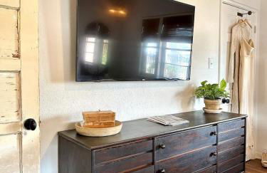 the reverie - romantic & eclectic with pool & hot tub at The Ponderosa - Foto 20