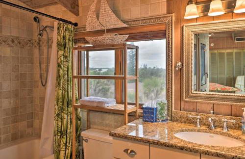 Chic Home: Ocean Views, Hot Tub & Game Room! - Foto 15