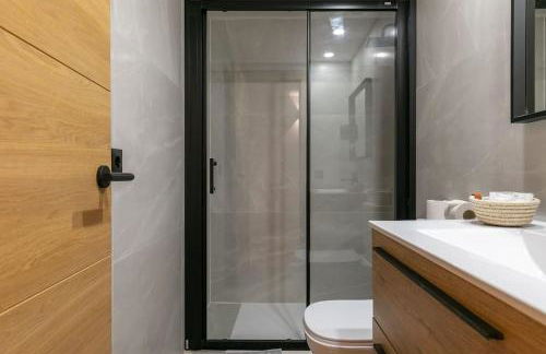 Nice new duplex in front of Palacio VistaAlegre - Photo 22