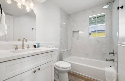 Beach Escape Close to Attractions and the Shore - Photo 17