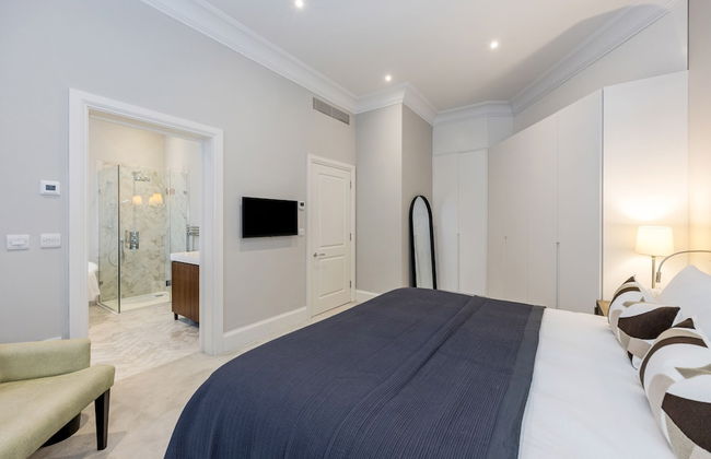 Buckingham & Lloyds Knightsbridge - Photo 35