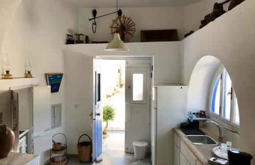 Spacious Paros, Lefkes house with awesome view - Photo 12