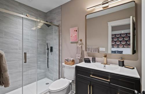 Cleveland Escape - Hot Tub - Karaoke Machine - Sleeps 12 - Foto 58