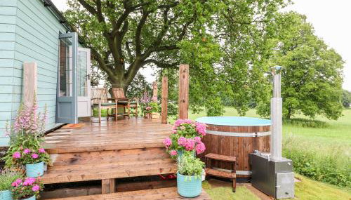 The Lazy Mare by The Water - Foto 1