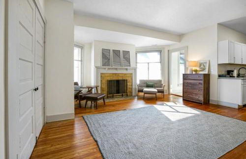 Cozy Victorian Studio Steps from Cleveland Clinic - Foto 7