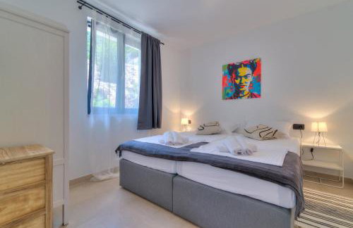 House Silence - Photo 19