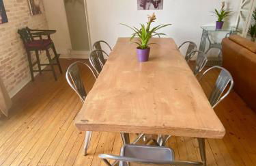 Superbe LOFT centre-ville - Sauna - parking privé -Clim- 1 à 10personnes - Foto 6