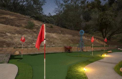 Heaven Heights - HotTub, Pet Friendly, EV Outlet, Pool Table, Game Room, BBQ, FirePit, Library - Foto 4