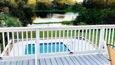 Stylish Lake home with HUGE POOL, Arcade with PS5,and Theater Just 5 min from Legoland - Foto 4