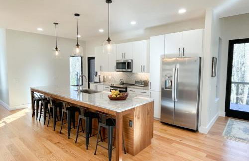 Luxury Modern Cabin near Skiing - Foto 9