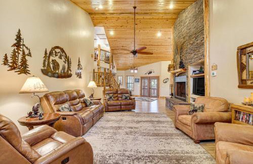 Rustic Lakeside Cabin on 3 Acres with Nature Views! - Foto 7