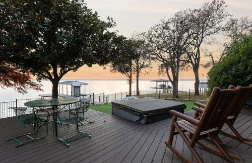 Lone Star Lake Cottage-NEW Trex Deck, boat dock - Foto 32