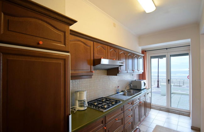 Seaside Stay w/ Large Terrace - Photo 4