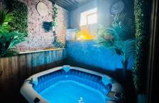 Les Loges Du Théatre 160m2 MAISON PRIVÉ 14 personnes MAX tout équipé a 200m de l'AVENUE DE CHAMPAGNE et toutes commodités DEGUSTATION CHAMPAGNE OFFERTE jacuzzi sauna jeux velos EMPLACEMENT EXCEPTIONNEL et CHIC - Foto 4