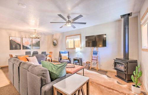 Red River Retreat Walk to Lifts, Mtn Views! - Foto 4