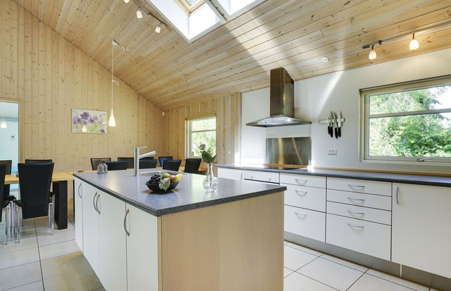 "Hughe" - 300m from the sea - Foto 17