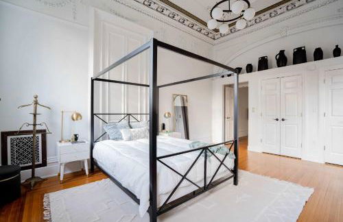 Walk to Stadiums & Downtown, Jet Tub, Historic Apt - Foto 16