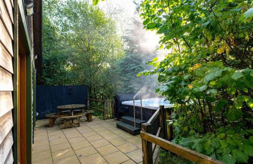 Farley, woodland lodge with hot tub for 8 - Foto 8