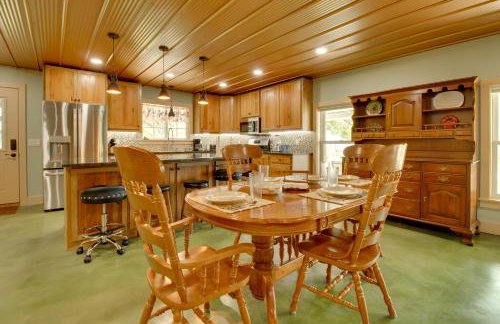 Unique Cotter Getaway with Deck and Outdoor Dining! - Foto 7