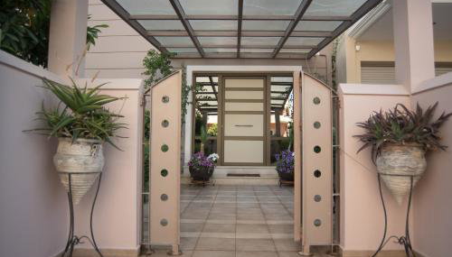 Maria's Rose Garden - Photo 4