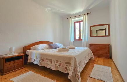 Stelia F. - Photo 13