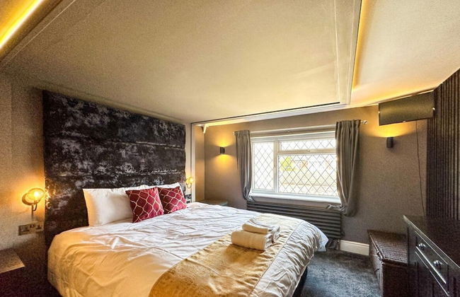 Beautiful Detached Villa - Jacuzzi Bath - Parking - Foto 36