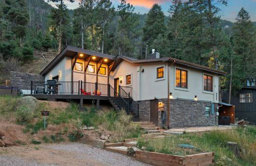 Mountain Cabin with Hot Tub, Scenic Views, Fire Pit, by Forest & Peak Retreats - Foto 3