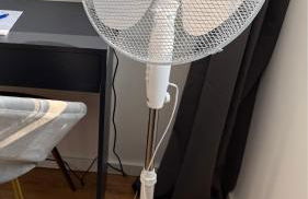 Modern, komplett saniert, in zentraler Citylage beim Kennedyplatz, voll ausgestatte Küche, offener Wohn- und Essbereich, helle Räume - Photo 28