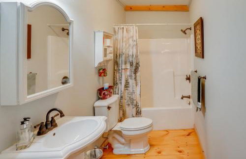 1 Mi to Mt Snow Luna Stella Home with Fireplace - Photo 19