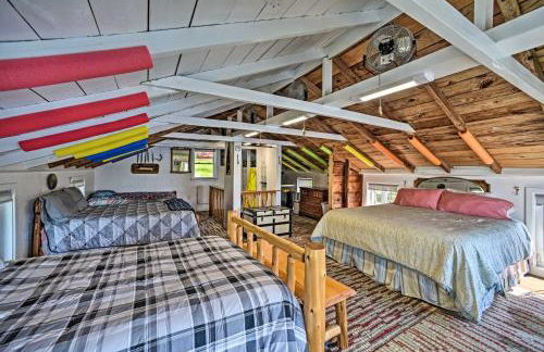 BBQ Ready Lakeside Milford Home with Paddleboat - Foto 18