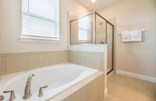 Spectacular Home Near Disney With Private Pool, Movie Theater And Pool Table With Waterpark & Resort Access - 332Sf - Foto 4