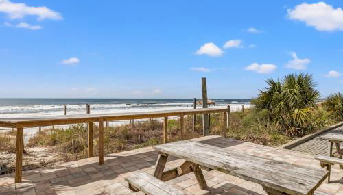 Grandview Oasis! 3BR 2BA Sleeps 9! Gulf-front Tranquility Beckons! - Foto 2