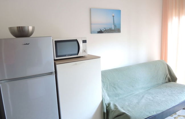 Adorable Seaside Flat for 5 Guests - Beahost - Photo 4