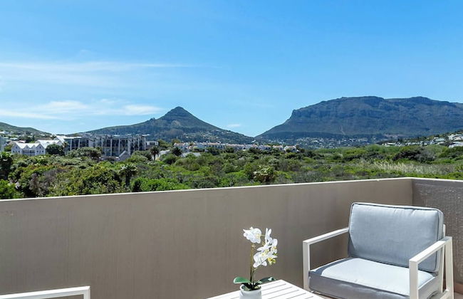 Beachfront Villa, Beach Club, Houtbay - Photo 19