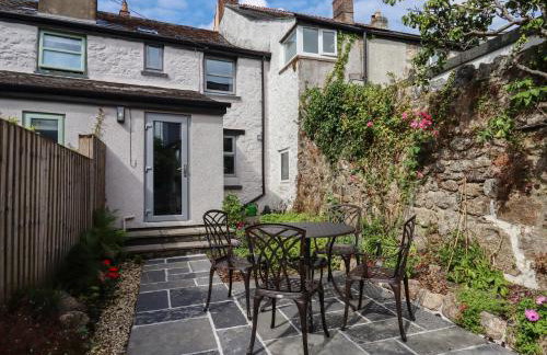 The Cottage on The Square - Photo 28