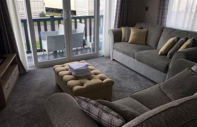 Prime Location 3-bed Chalet in Seal Bay, Selsey - Photo 14