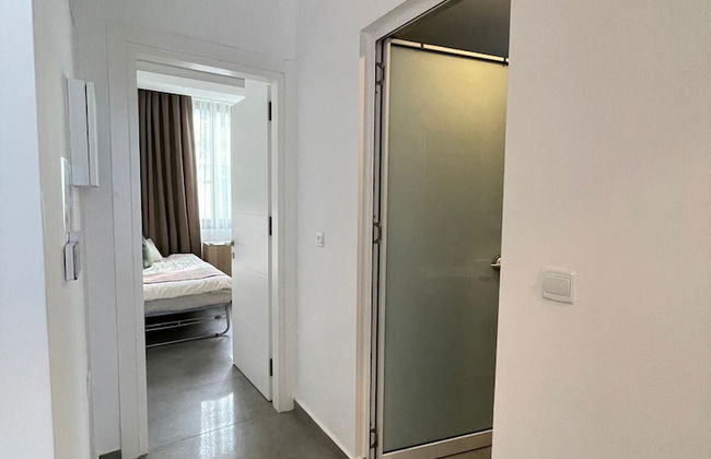 Charming 2 Bedroom Garden Suite Getaway - Photo 33