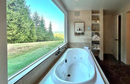 4 Mi to River Umpqua Valley Villa with Fire Pit! - Foto 17