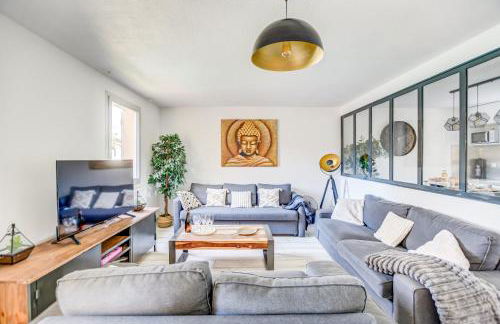 Villa St Simon - 11 couchages, piscine, parking, parfait entre famille, amis ou pros - Foto 1