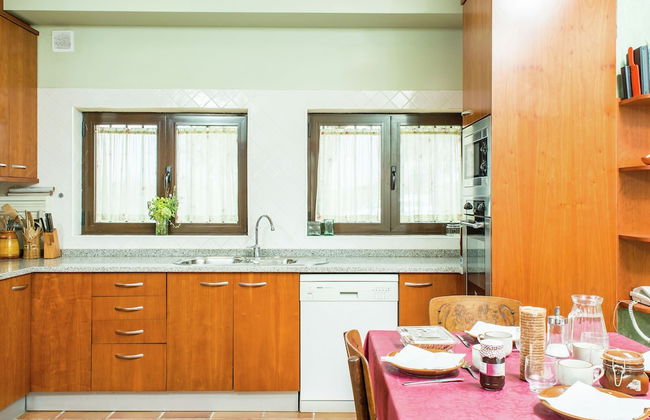 Large Farmhouse with Private Pool & Large Garden near Beach - Foto 2