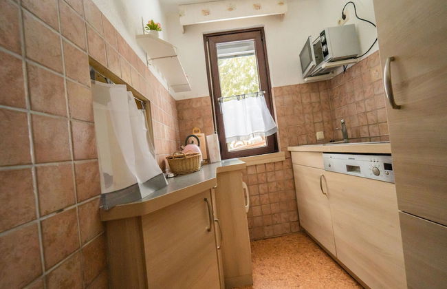 Cozy Holiday Home With Terrace and Garden - Foto 10