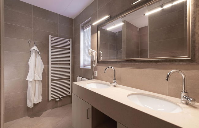 Holiday Home in Zeeland With Sauna - Photo 12