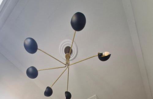 Charming Bright 2-Bed Heritage Flat, Battersea Park, London - Foto 50