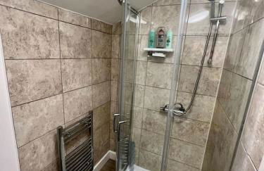 4 Bedroom Terrace house Near Town Center Wellingborough - Photo 12