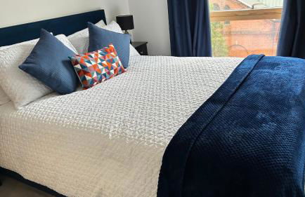 Elegant Modern 2-Bed Apartment steps from Belfast City Centre - Foto 26