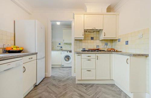 Henrow House Lymington 4 Bed Detached Home with Hot Tub - Foto 19