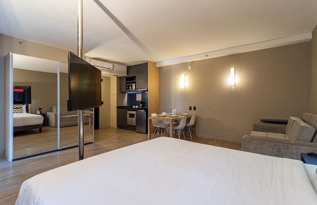 Charlie Alphaville - Foto 20